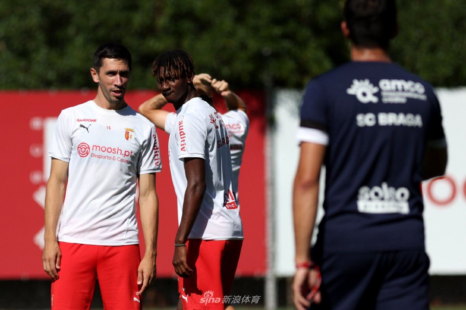 触手可及的 触手可及的