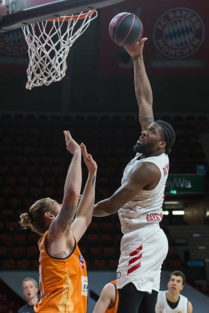 本次引援显 本次引援显